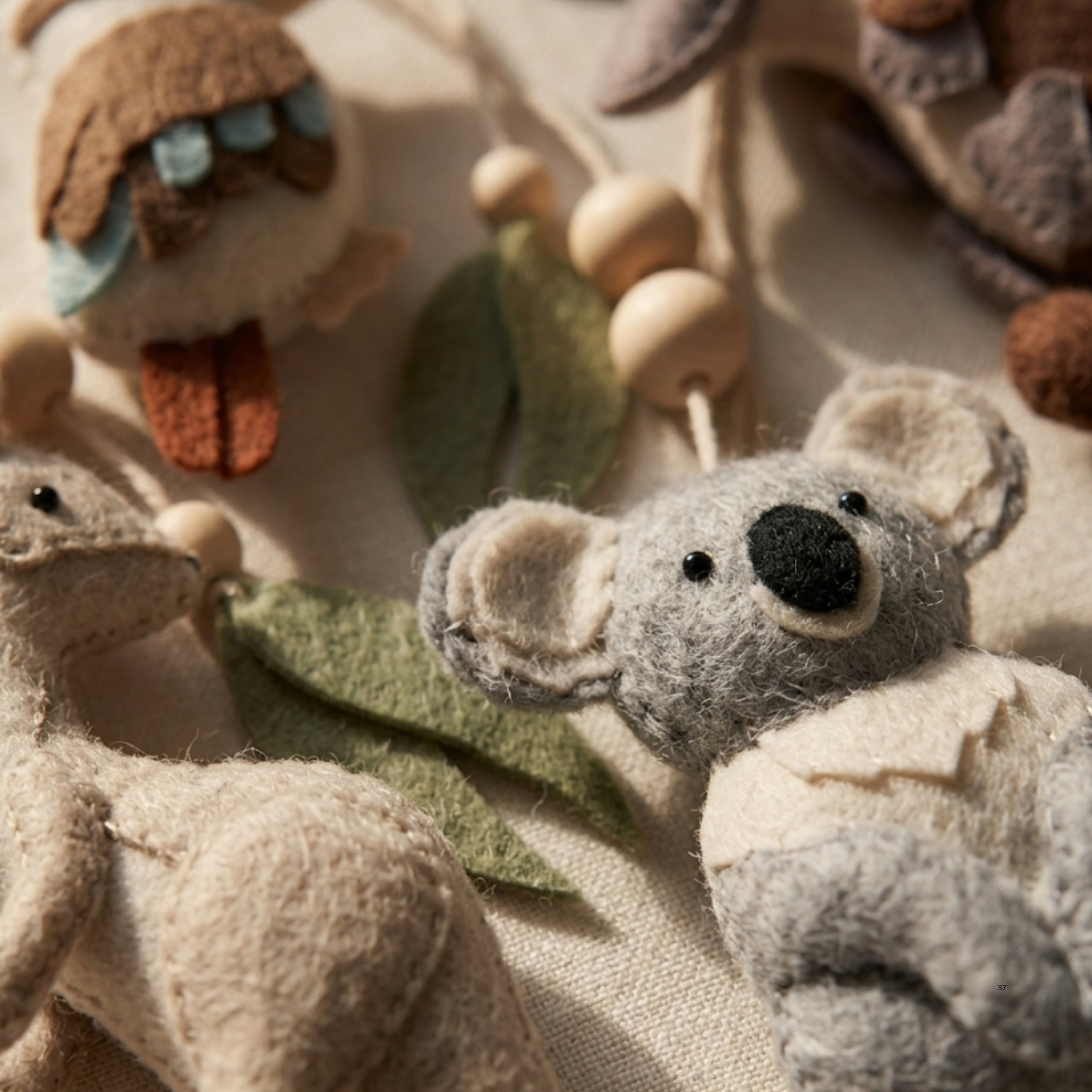 Australian Animal Baby Mobile – Koala, Kangaroo, Kookaburra & Platypus | Felt Nursery Mobile with Eucalyptus Leaves & Wooden Beads